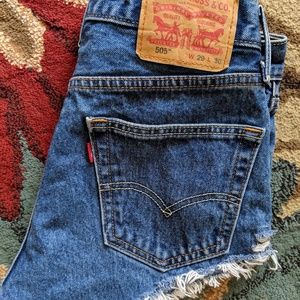 Levis 505 cutoff shorts